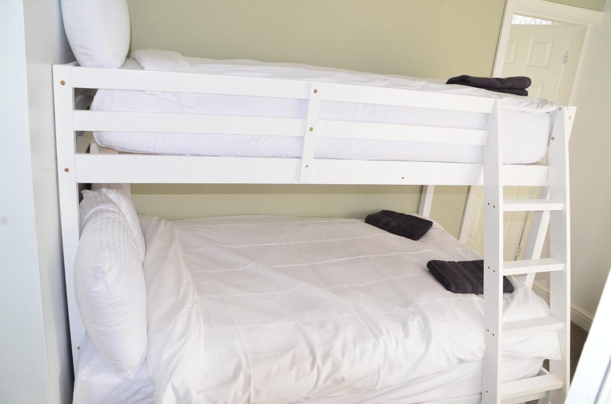 Blok 3 -Jacuzzi Suites, Apartment & Ensuite Rooms Blackpool Extérieur photo