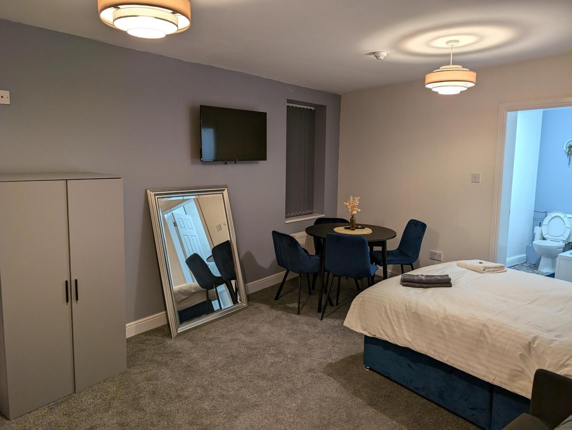Blok 3 -Jacuzzi Suites, Apartment & Ensuite Rooms Blackpool Extérieur photo
