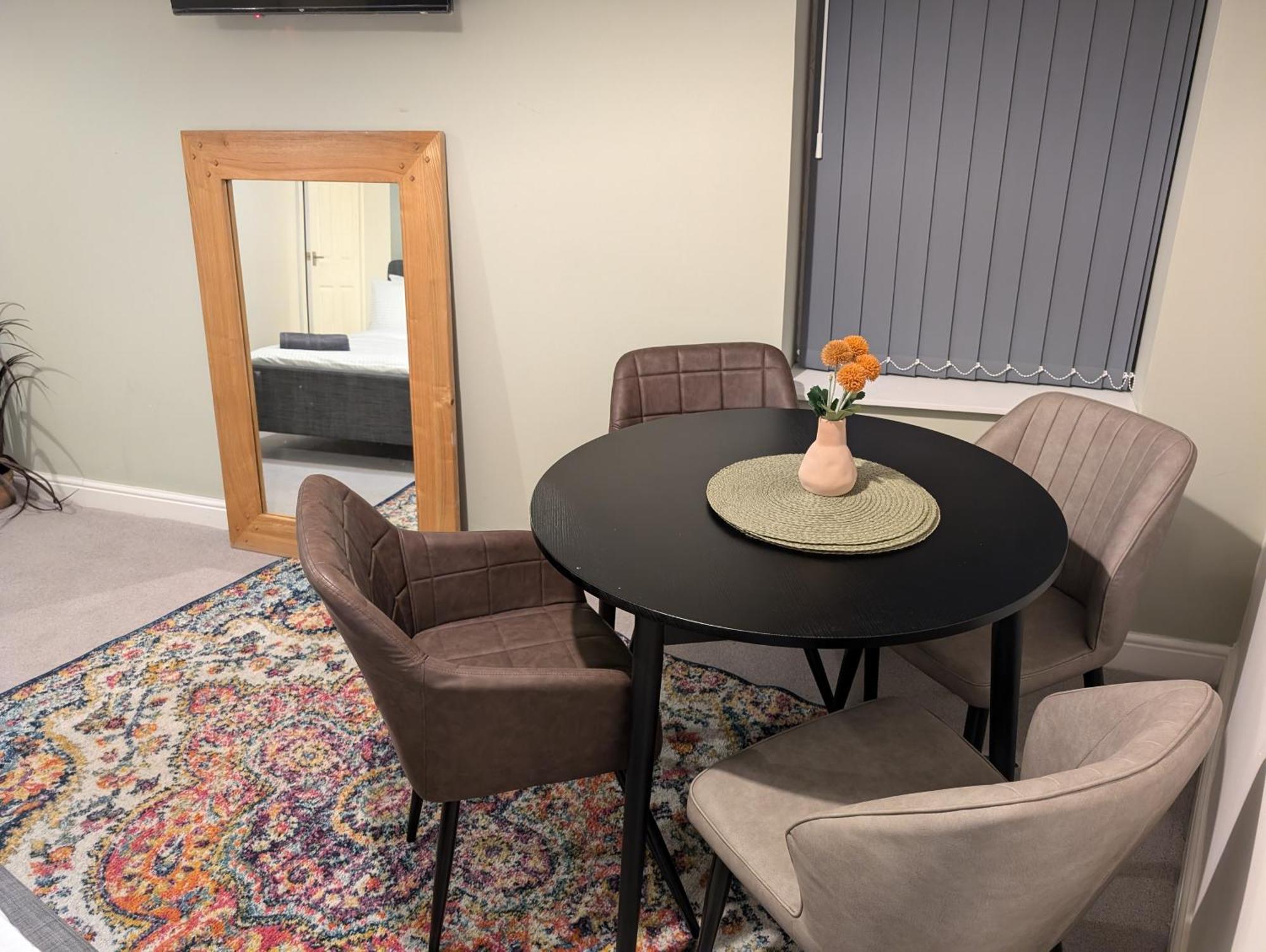 Blok 3 -Jacuzzi Suites, Apartment & Ensuite Rooms Blackpool Extérieur photo