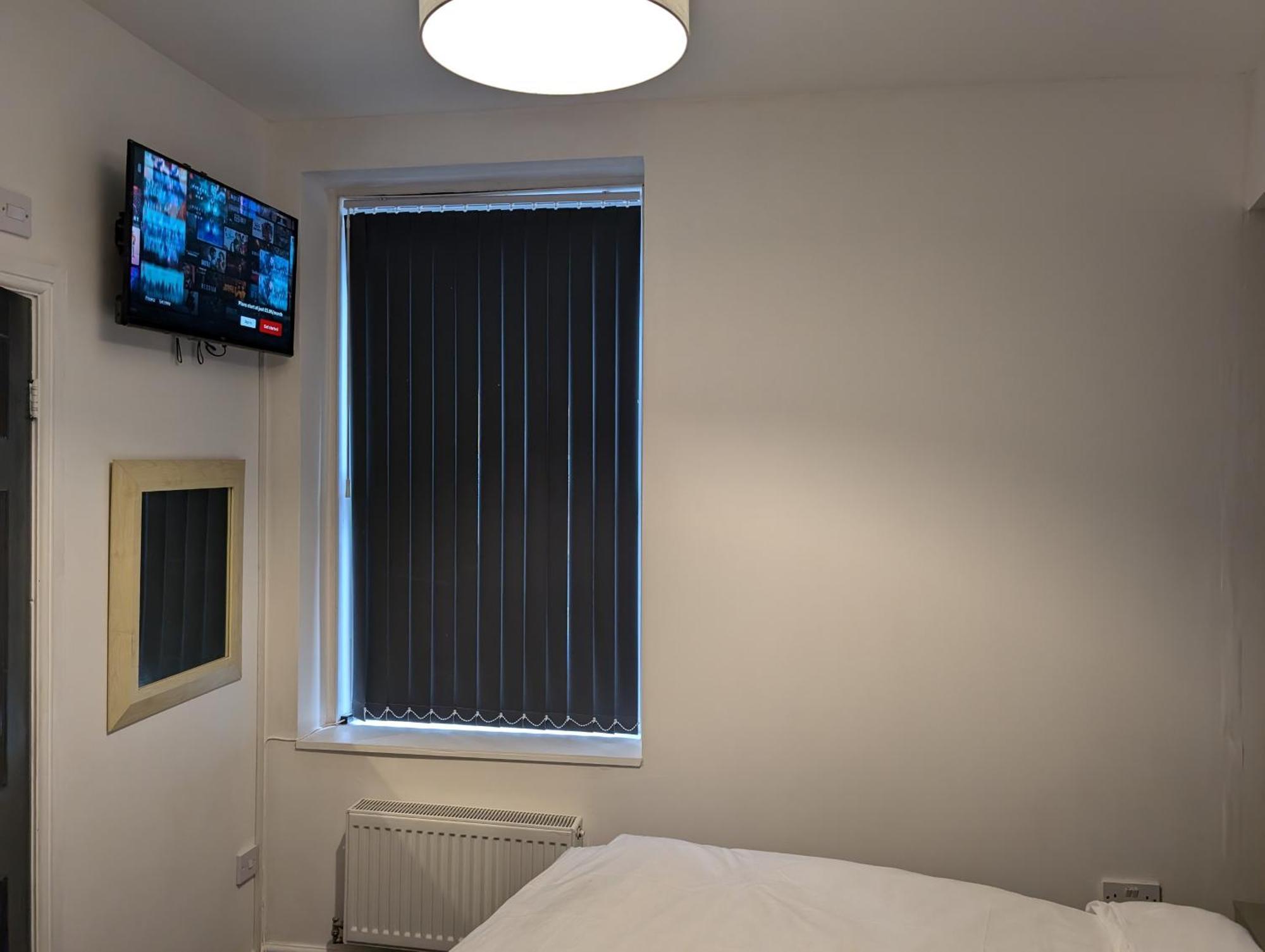 Blok 3 -Jacuzzi Suites, Apartment & Ensuite Rooms Blackpool Extérieur photo