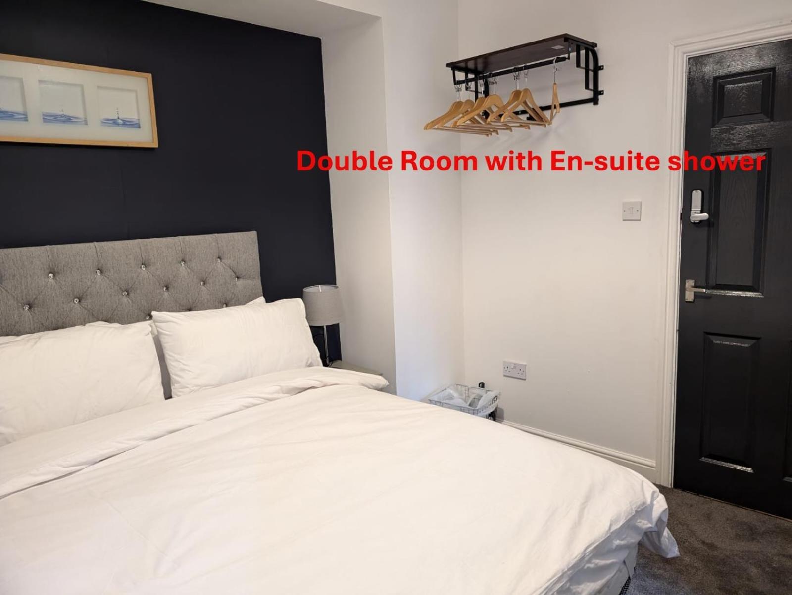 Blok 3 -Jacuzzi Suites, Apartment & Ensuite Rooms Blackpool Extérieur photo