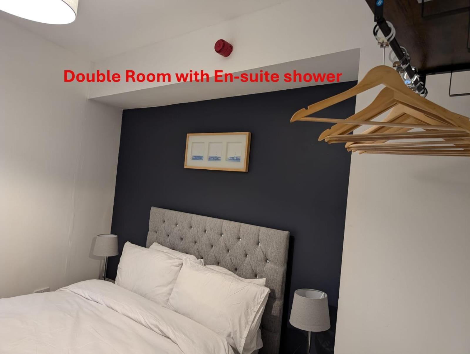 Blok 3 -Jacuzzi Suites, Apartment & Ensuite Rooms Blackpool Extérieur photo